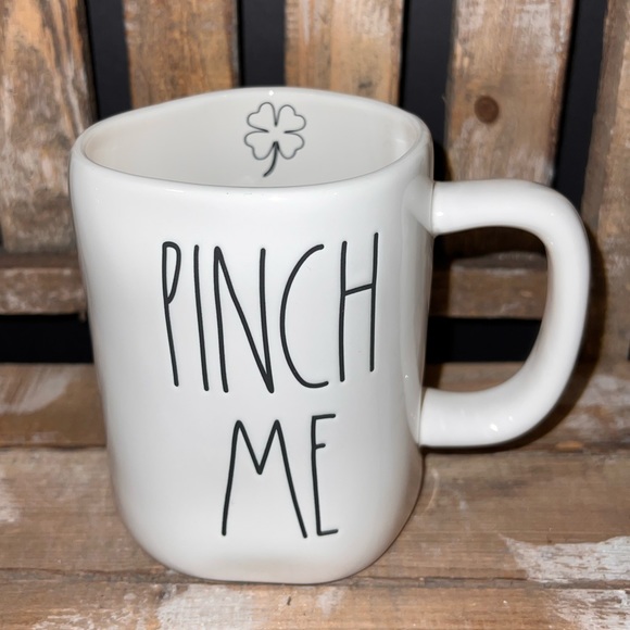 Rae Dunn โ๏ธ PINCH ME MUG ๐บ๐ธ release
